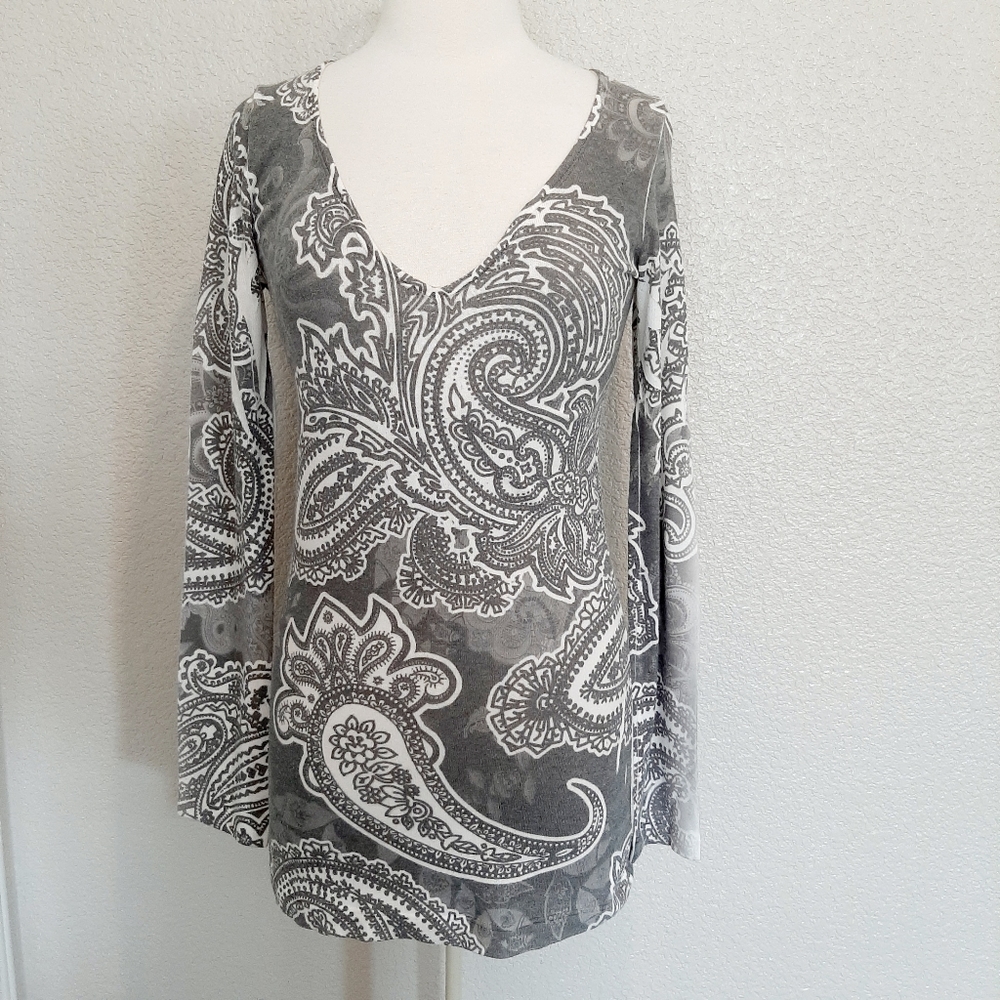 ⭐️5/$20 Enti Gray & White Long Sleeve Sweater Dress